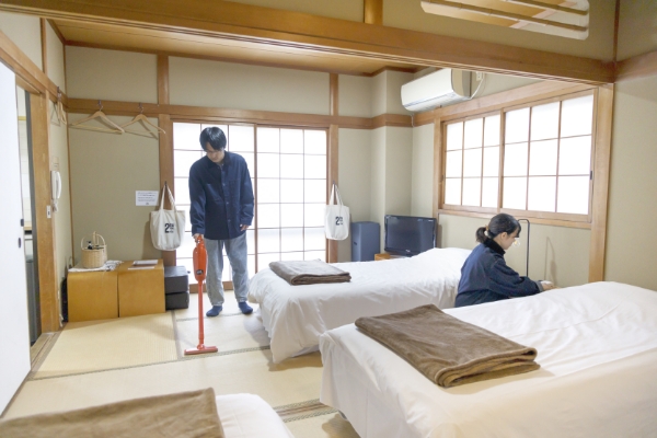 JOT ワークラボ神戸での清掃業務-寝室の掃除